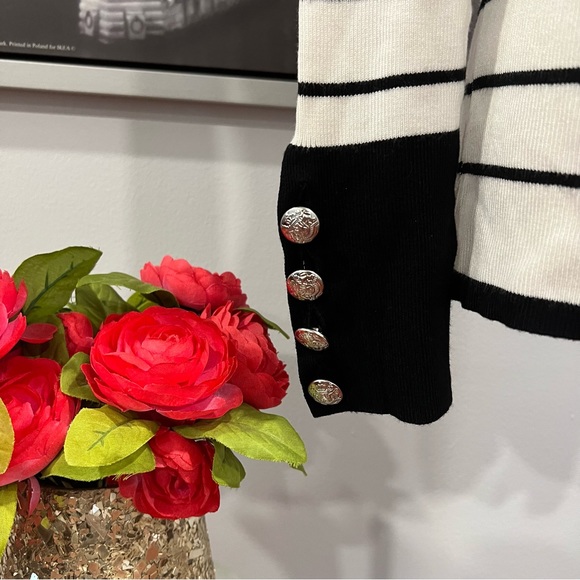 Guess Women's White & Black Striped Sweater With Button Accent Detail / Large - Picture 11 of 13